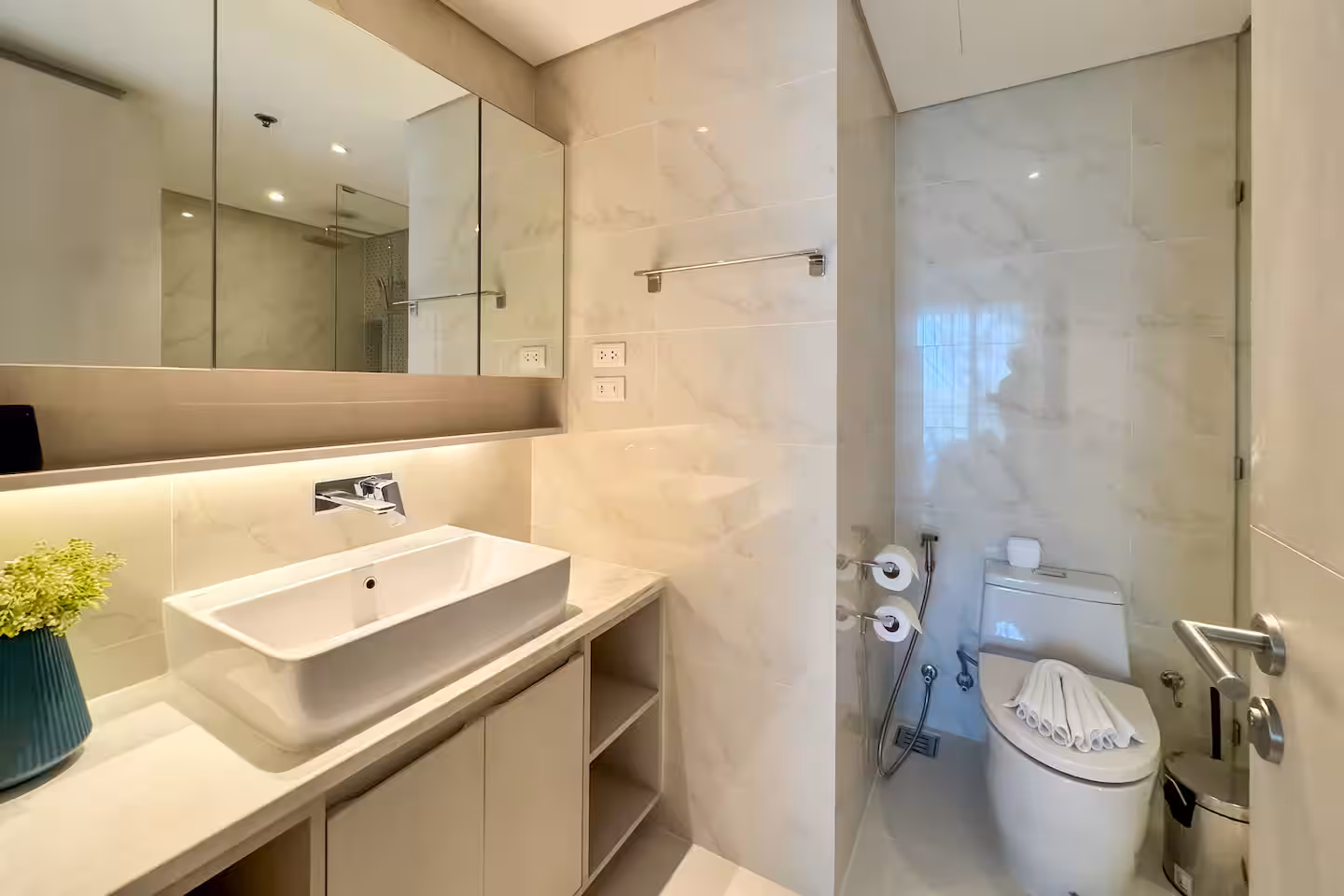 Cassia condo 2310 — 12