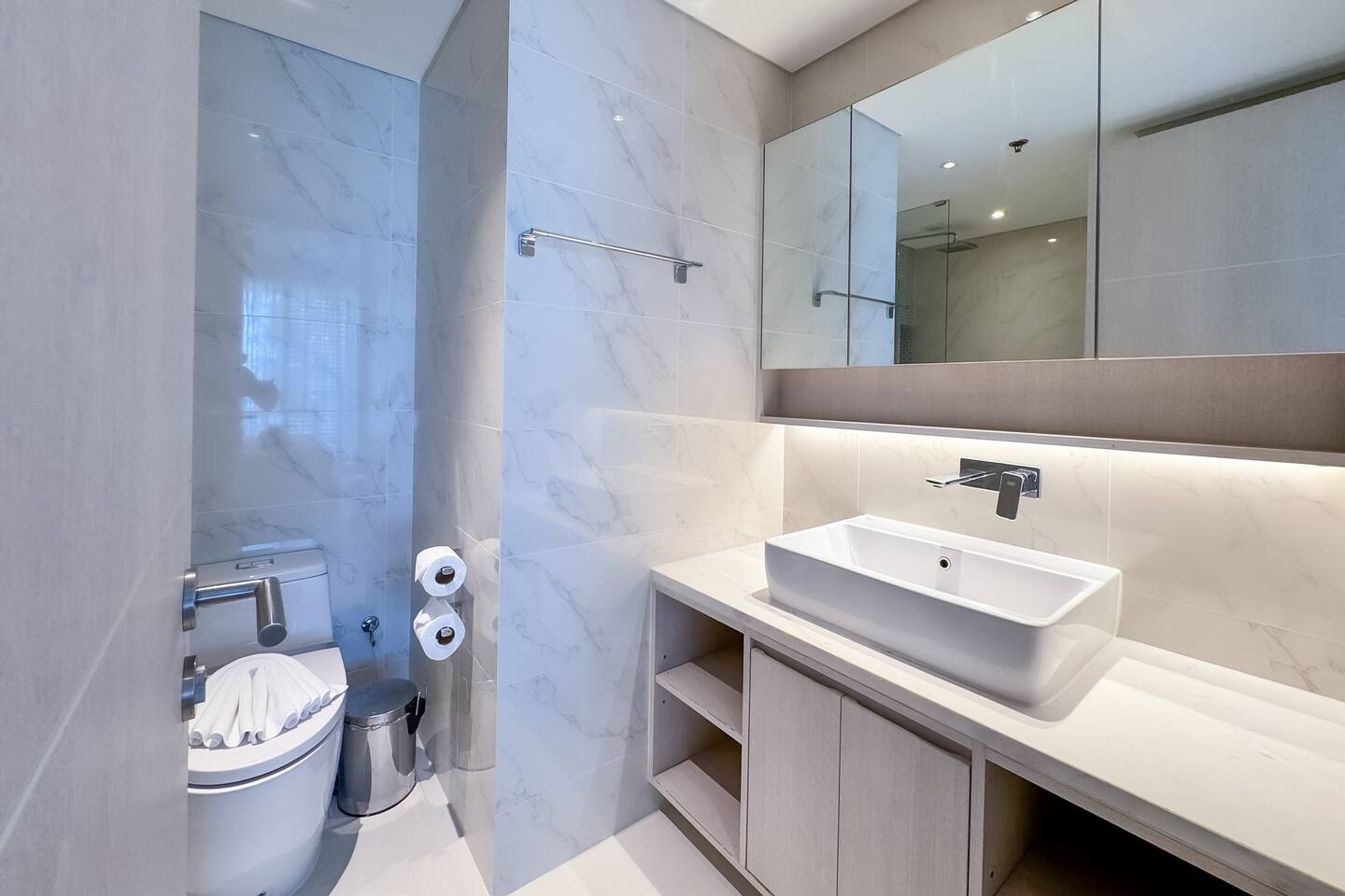 Cassia condo 2311 — 25