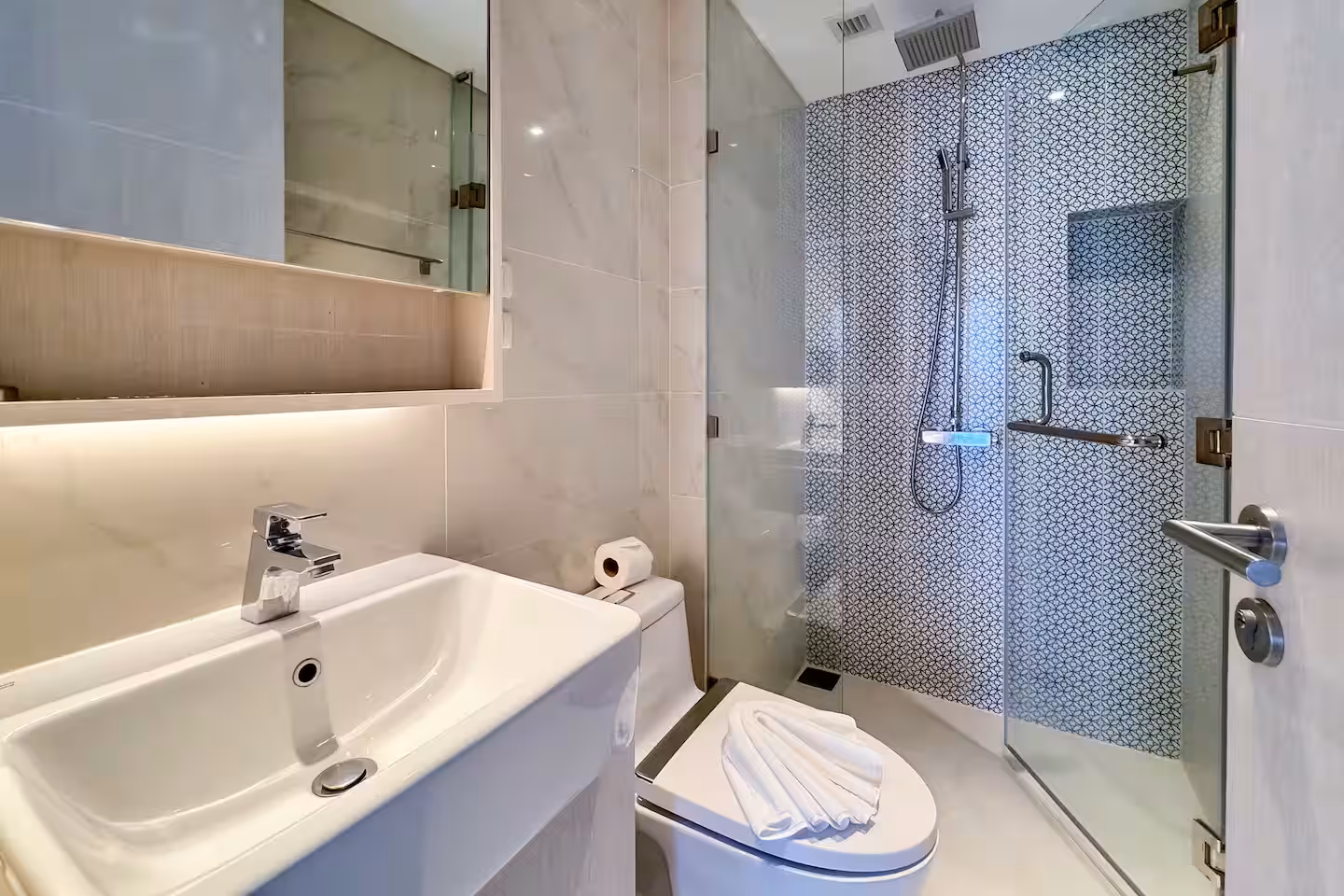 Cassia condo 2311 — 24